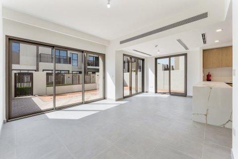 4 bedrooms Townhouse in Dubai, UAE No. 187052 3