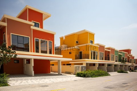 Townhouse de 4 dormitorios en Damac Lagoons, UAE No. 163823 14