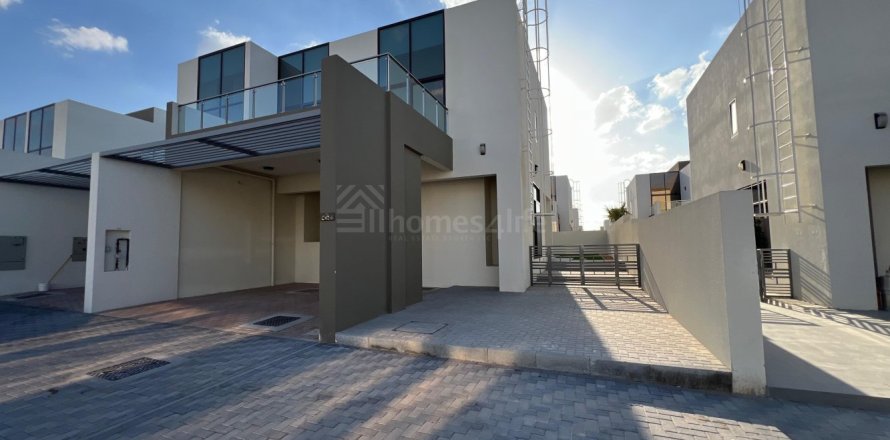 4 bedrooms Townhouse in District 11, UAE No. 145769