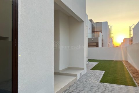 4 bedrooms Townhouse in District 11, UAE No. 145769 3