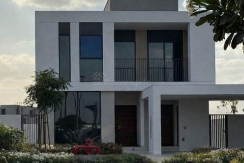 Villa de 4 dormitorios en EMAAR South, UAE No. 145773 3