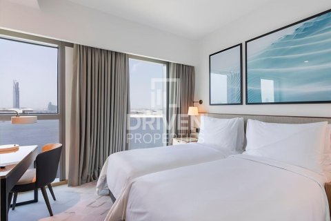 Квартира с 2 спальнями в Address Harbour Point, ОАЭ №192233 9