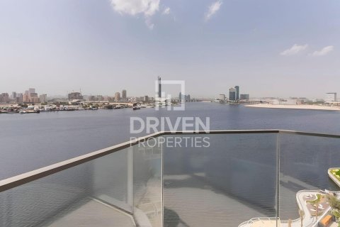 Квартира с 2 спальнями в Address Harbour Point, ОАЭ №192233 3