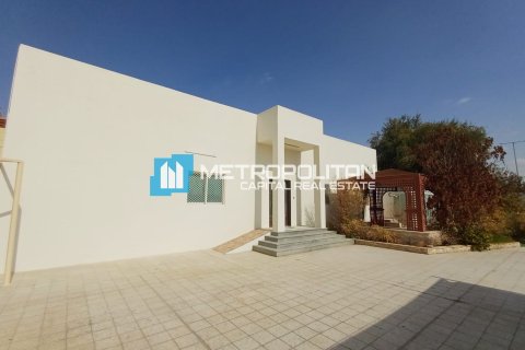 Villa de 5 dormitorios en Al Shamkha, UAE No. 143128 10