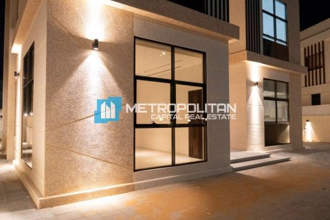 Villa de 5 dormitorios en  Yas Island, UAE No. 143129 15