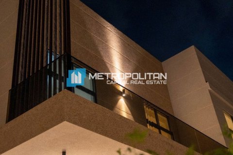 Villa de 5 dormitorios en  Yas Island, UAE No. 143129 8