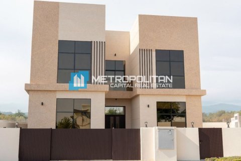Villa de 5 dormitorios en  Yas Island, UAE No. 143129