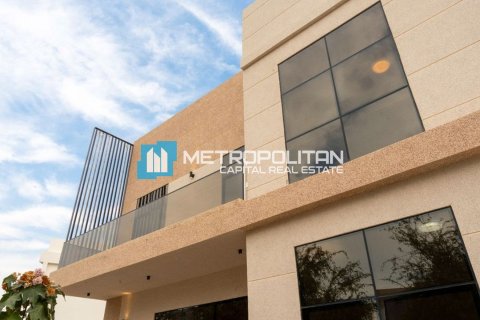 Villa de 5 dormitorios en  Yas Island, UAE No. 143129 4