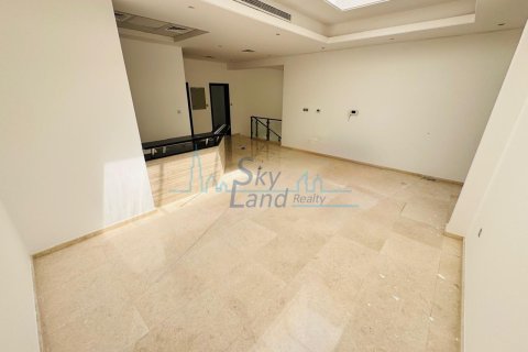 5 bedrooms Villa  No. 115841 9