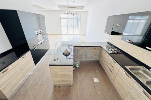 5 bedrooms Villa  No. 115841 26