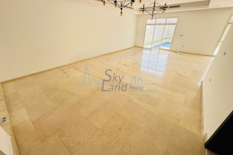 5 bedrooms Villa  No. 115841 21