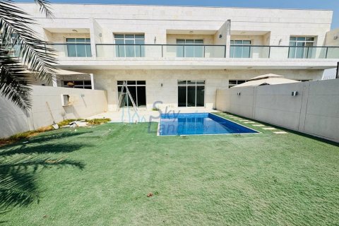 5 bedrooms Villa  No. 115841 2