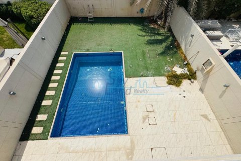 5 bedrooms Villa  No. 115841 12