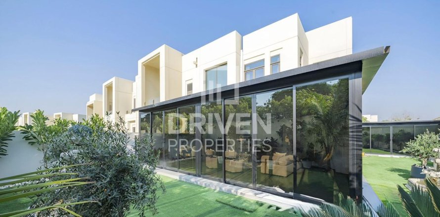 Villa de 3 dormitorios en Mira Oasis, UAE No. 138119