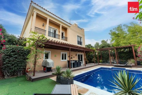 Villa de 5 dormitorios  No. 134051