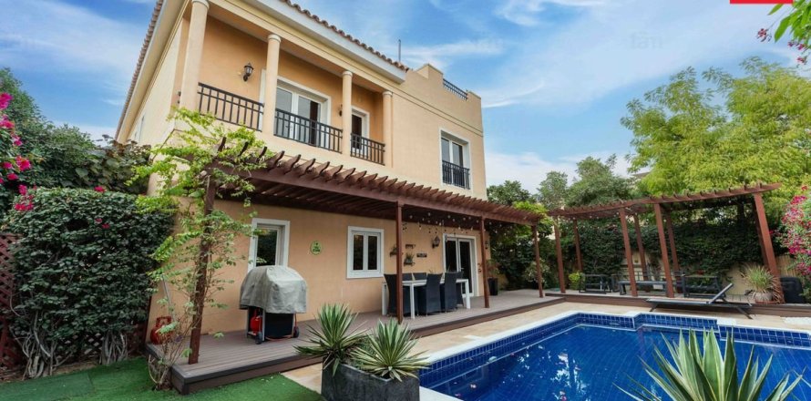 Villa de 5 dormitorios  No. 134051