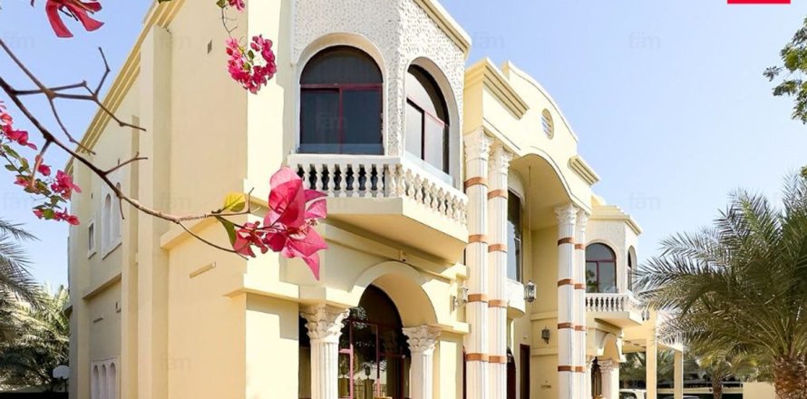 7 bedrooms Villa in Dubai, UAE No. 166204