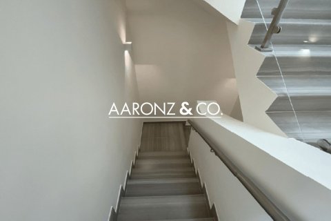 3 bedrooms Townhouse  No. 132877 8