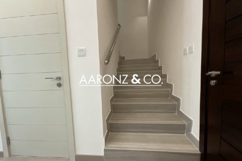 3 bedrooms Townhouse  No. 132878 10