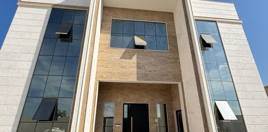 5 bedrooms Villa in Ras Al Khaimah, UAE No. 184178