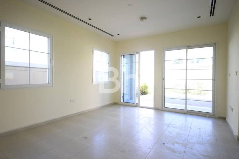 Вилла с 2 спальнями в Jumeirah Village Triangle, ОАЭ №87235 3