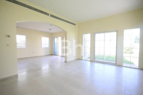 Вилла с 2 спальнями в Jumeirah Village Triangle, ОАЭ №87235 6