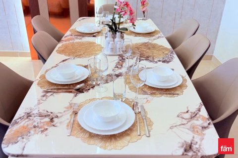 Квартира с 3 спальнями в Даунтаун Дубай (Даунтаун Бурдж Дубай), ОАЭ №141652 11