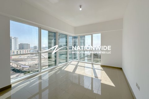 3 bedrooms Apartment in Abu Dhabi, UAE No. 136124 10