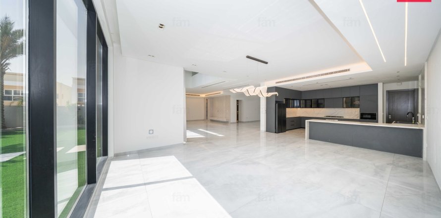 Villa de 5 dormitorios en Al Furjan, UAE No. 200074