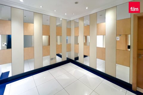 Квартира с 2 спальнями в Дубай Марина, ОАЭ №146266 17