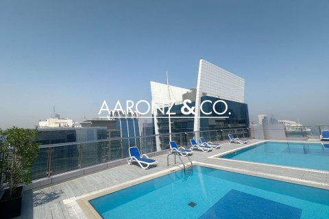 Квартира с 2 спальнями в Джумейра Лейк Тауэрс, ОАЭ №132855 17