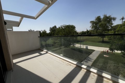 4 bedrooms Villa in Dubai, UAE No. 161060 10