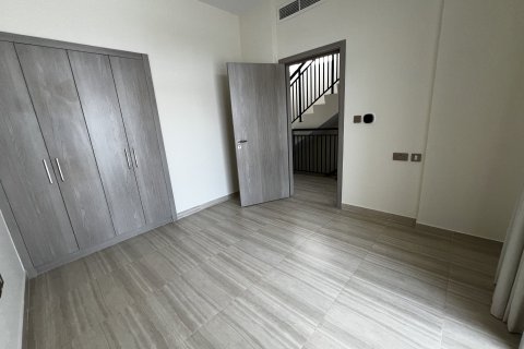 4 bedrooms Villa in Dubai, UAE No. 161060 9
