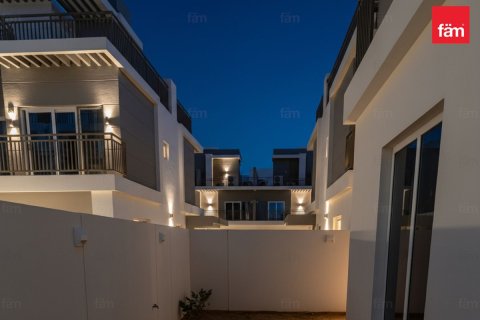3 bedrooms Townhouse in Dubai, UAE No. 142557 16