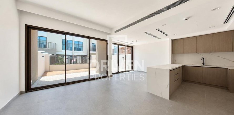 3 bedrooms Townhouse in Villanova, UAE No. 191074