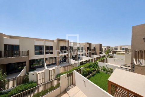 3 bedrooms Townhouse in Villanova, UAE No. 191074 22