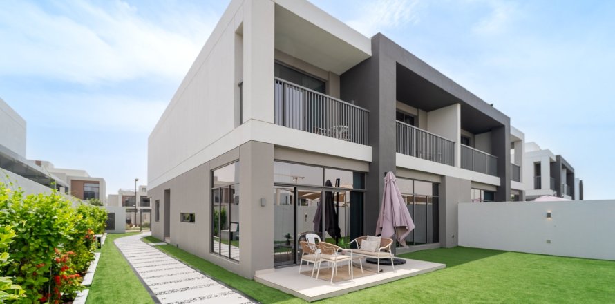 Villa de 5 dormitorios en Dubai South (Dubai World Central), UAE No. 183315