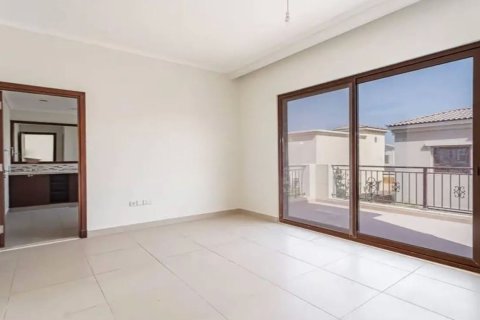 Villa de 3 dormitorios en Dubai, UAE No. 183318 10