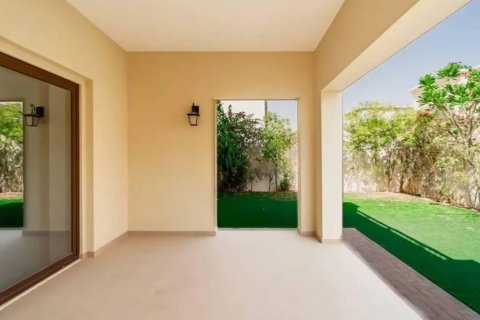 Villa de 3 dormitorios en Dubai, UAE No. 183318 3