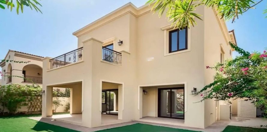 Villa de 3 dormitorios en Dubai, UAE No. 183318