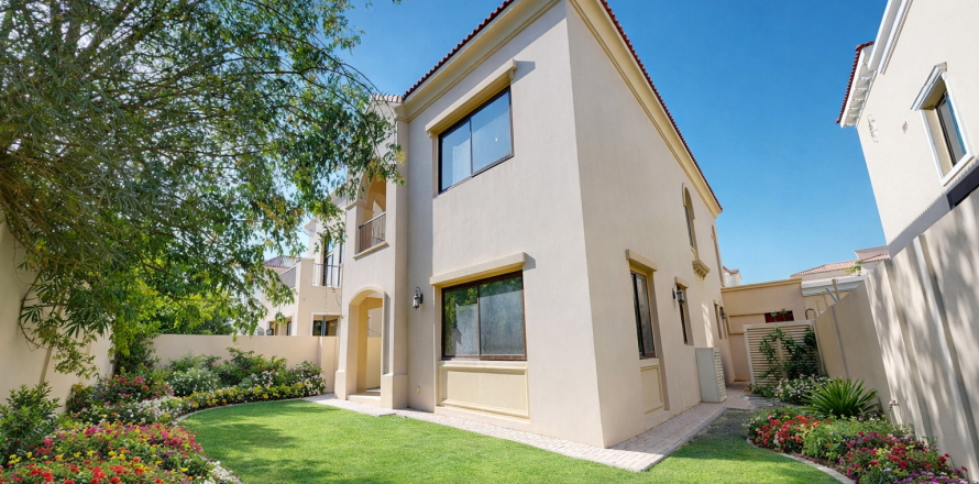 Villa de 5 chambres à Dubai, UAE No. 183320