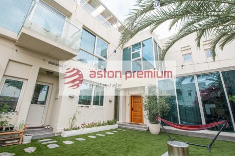 Villa de 4 dormitorios en The Sustainable City, UAE No. 152458