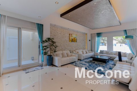 Villa de 5 chambres à Meadows 1, UAE No. 74331 2