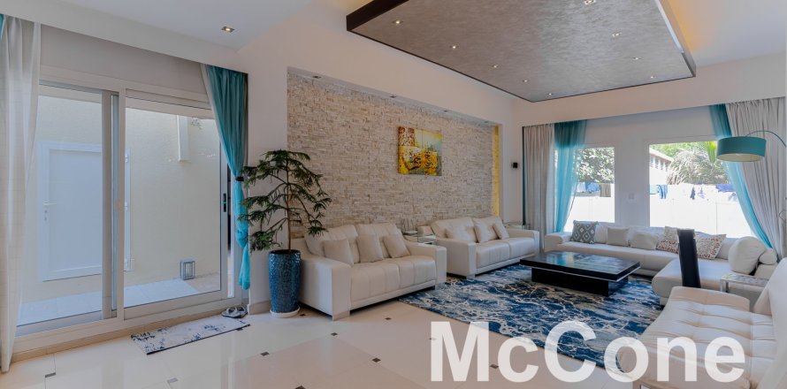 Villa de 5 chambres à Meadows 1, UAE No. 74331