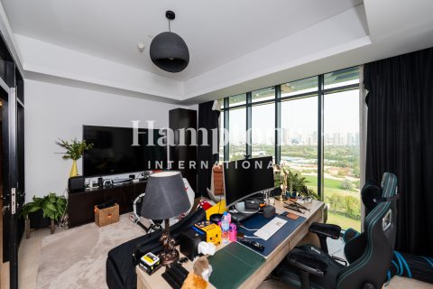 Apartment de 4 dormitorios en The Hills A, UAE No. 137594 8