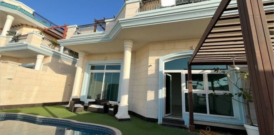 5 bedrooms Villa in Umm Suqeim, UAE No. 144972