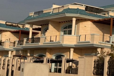 5 bedrooms Villa in Umm Suqeim, UAE No. 144972 8