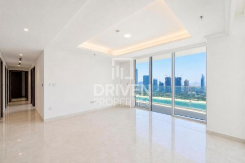 Appartement de 3 chambres à EMAAR Beachfront, UAE No. 201477 5