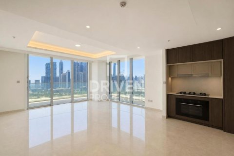 Appartement de 3 chambres à EMAAR Beachfront, UAE No. 201477