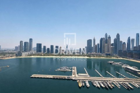 Appartement de 3 chambres à EMAAR Beachfront, UAE No. 201477 21